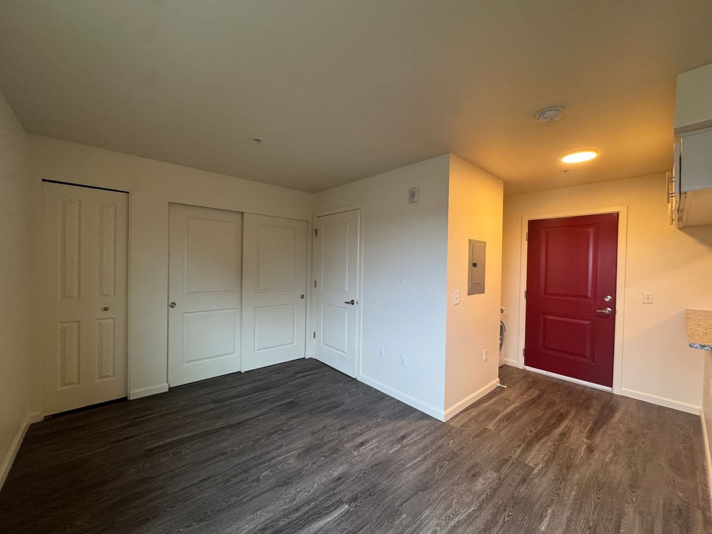 Portland Apartment: 6811 NE Grand Avenue