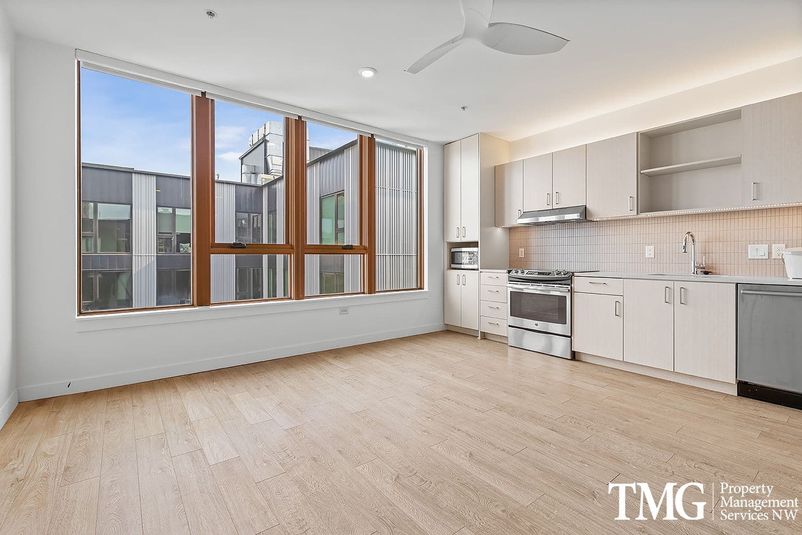 Portland Apartment: 1315 NW 19th Ave
