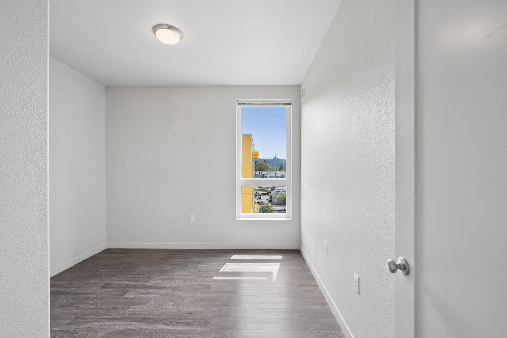 Gresham Apartment: 459 SE 192nd Ave