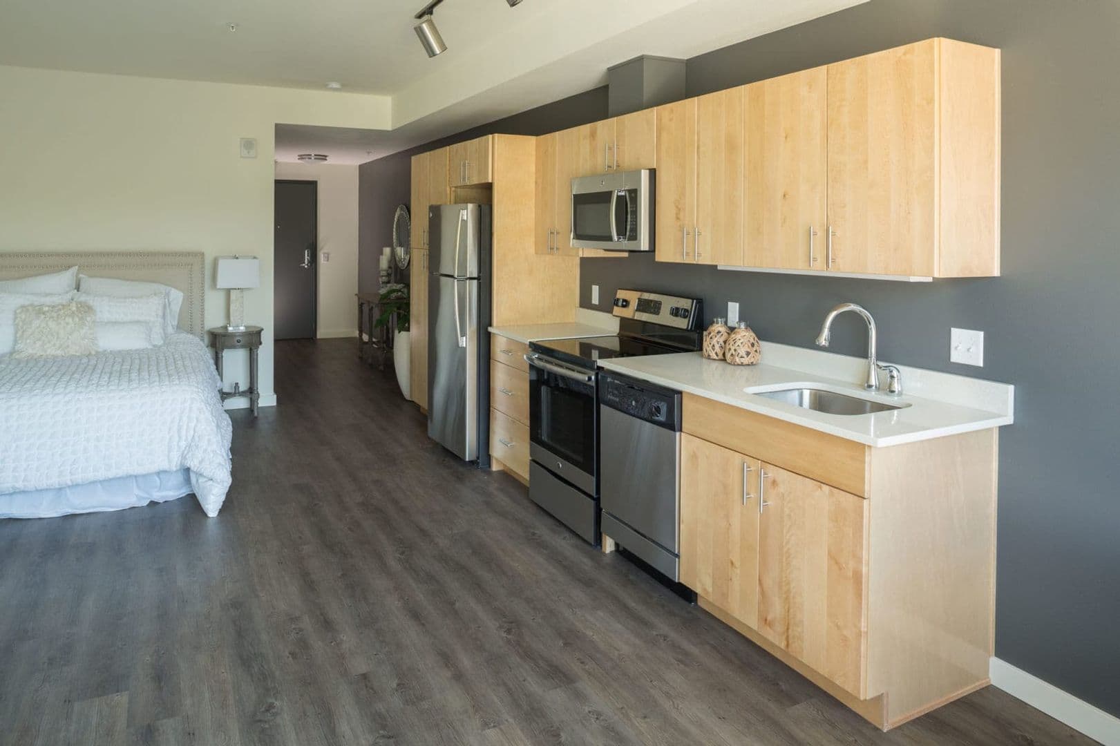 Portland Apartment: 2010 NW Pettygrove St