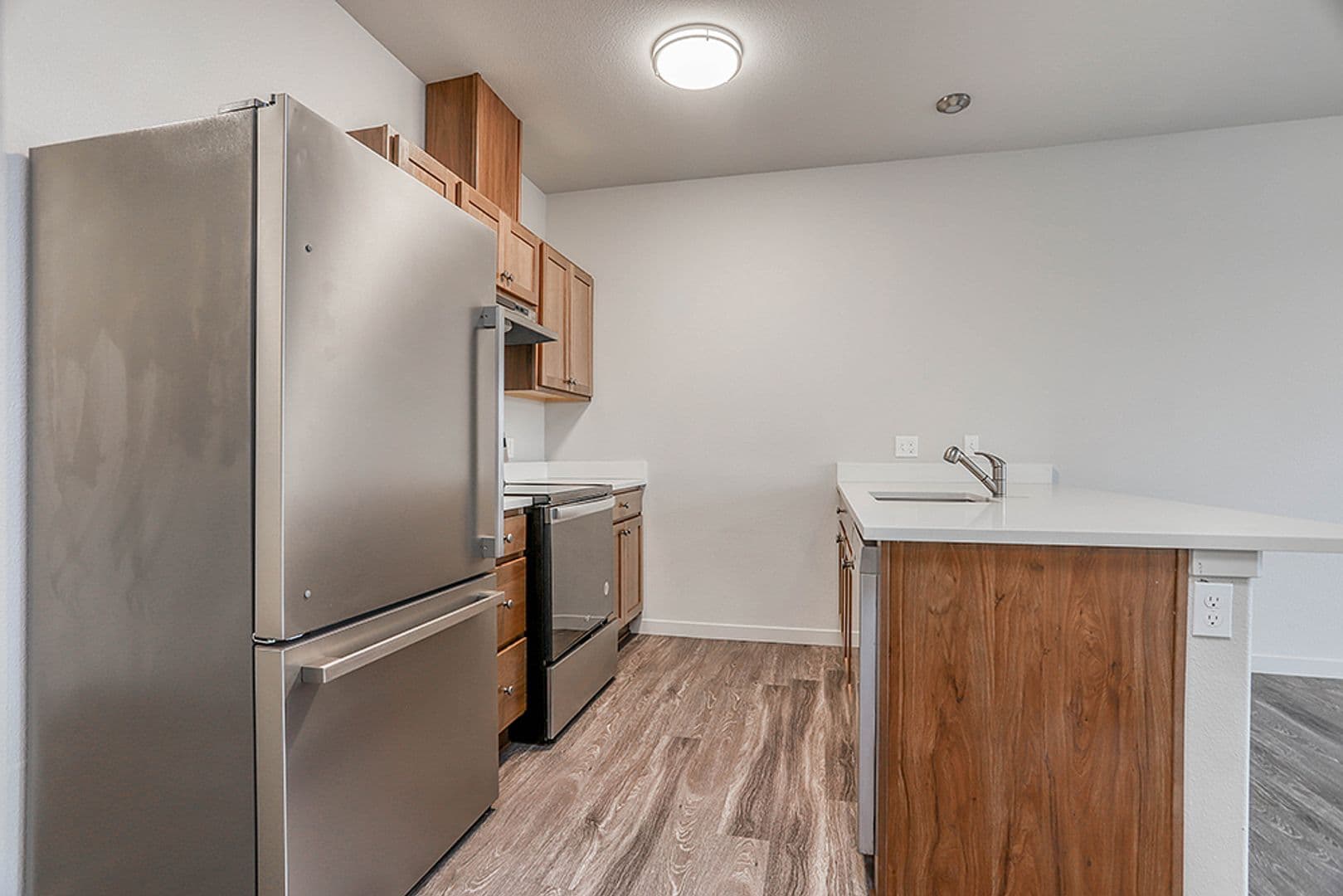 Gresham Apartment: 459 SE 192nd Ave