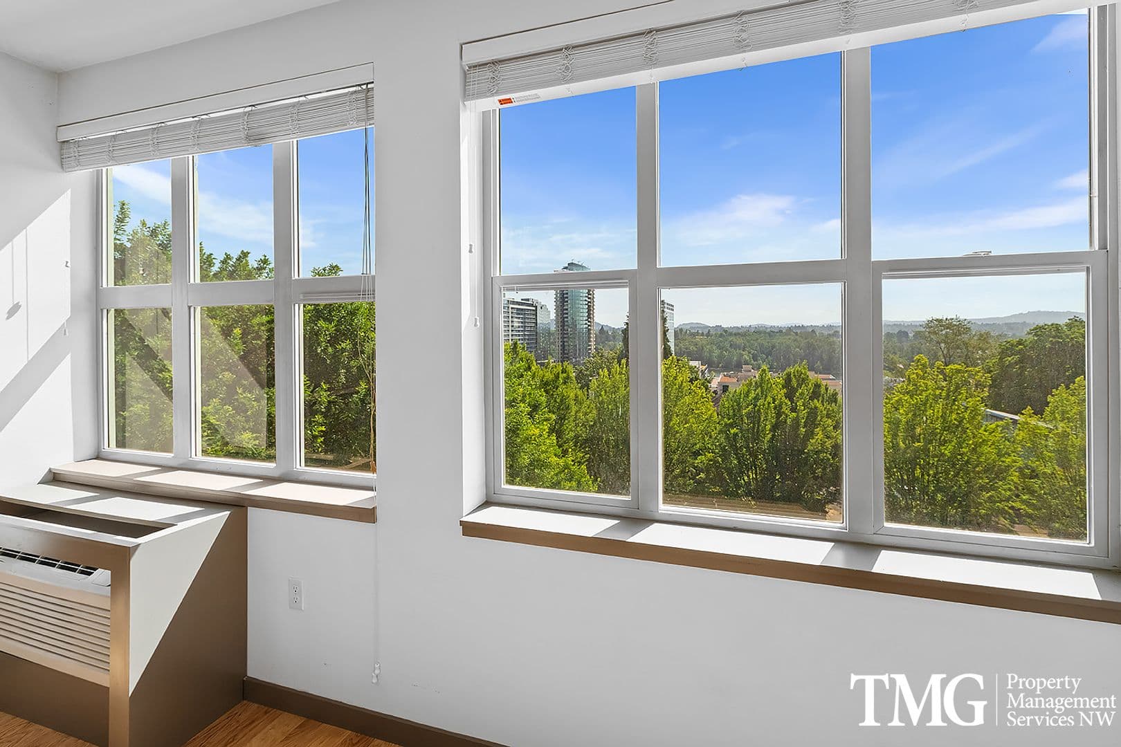 Portland Apartment: 3916 S Corbett Ave