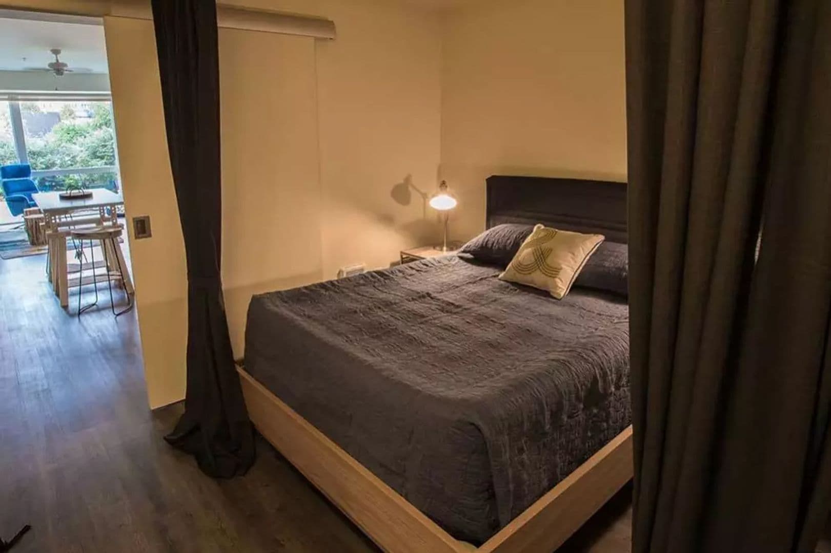 Portland Apartment: 2010 NW Pettygrove St