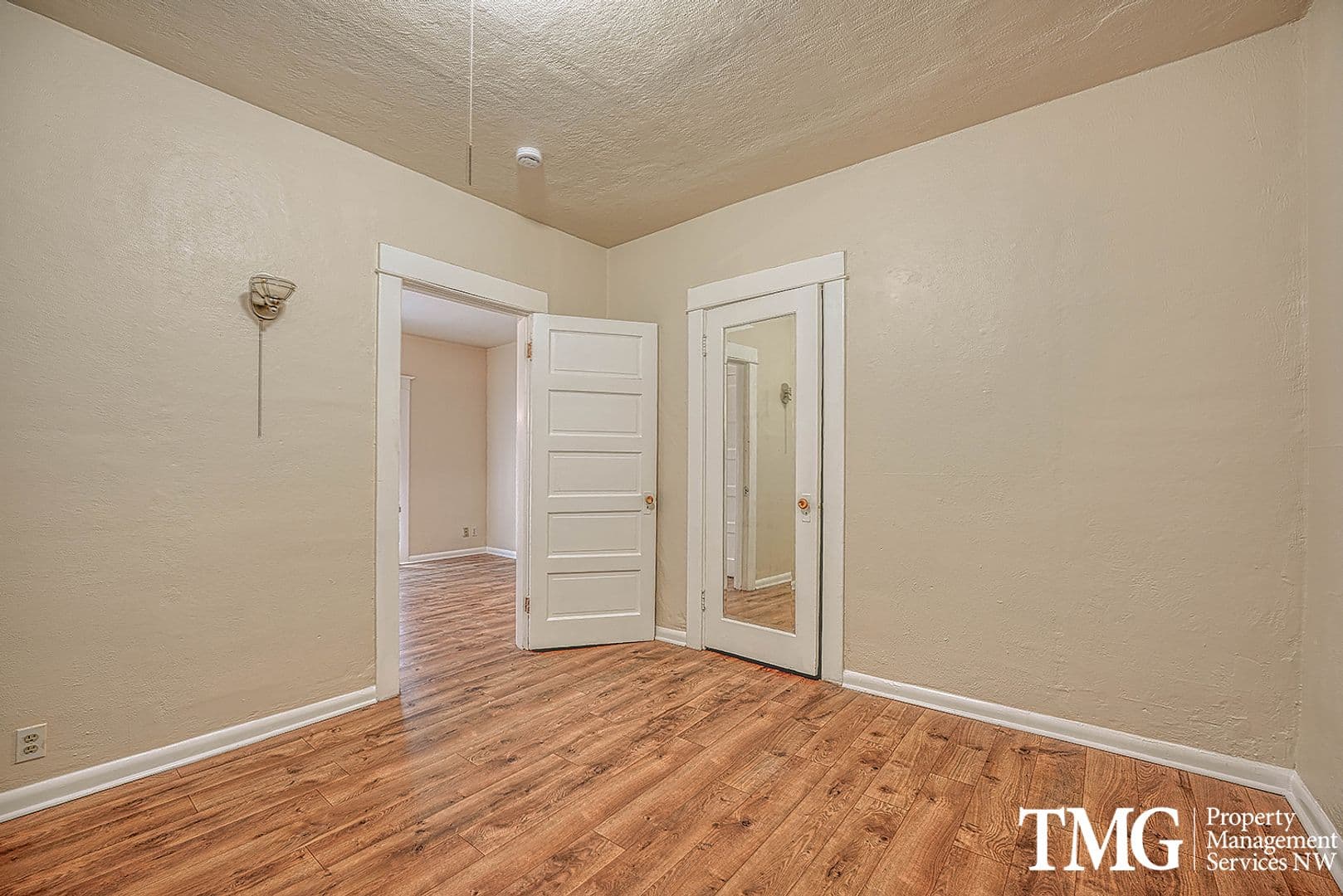 Portland Apartment: 2733 NW Thurman St.