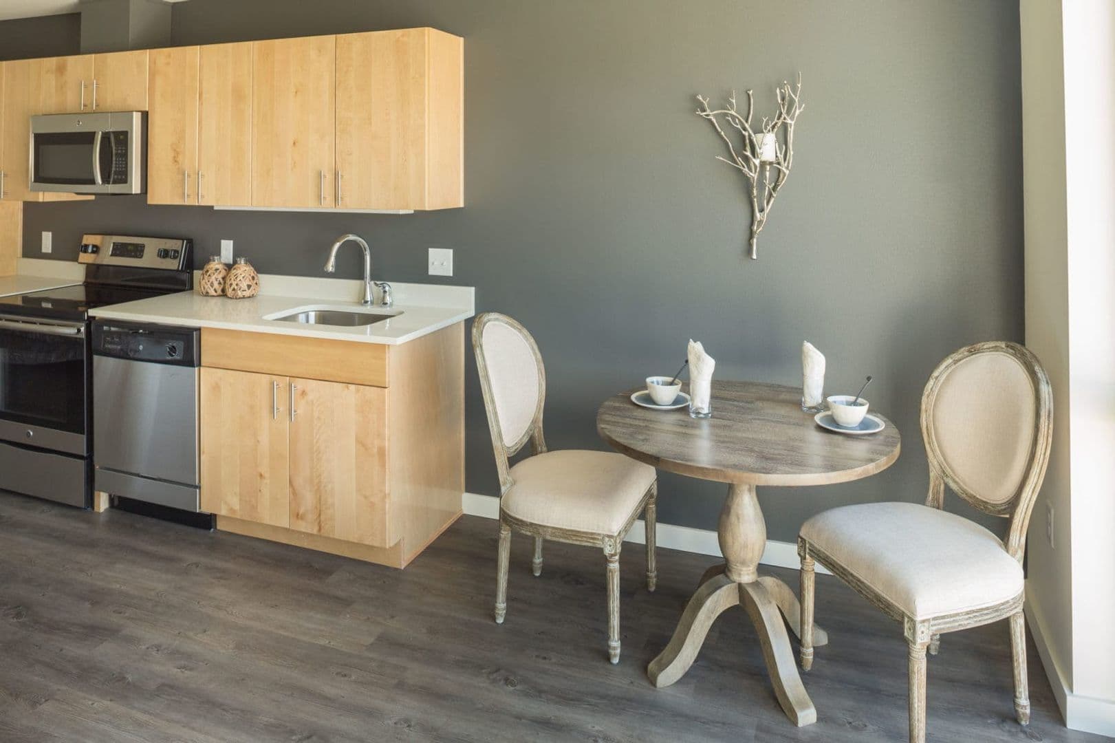 Portland Apartment: 2010 NW Pettygrove St