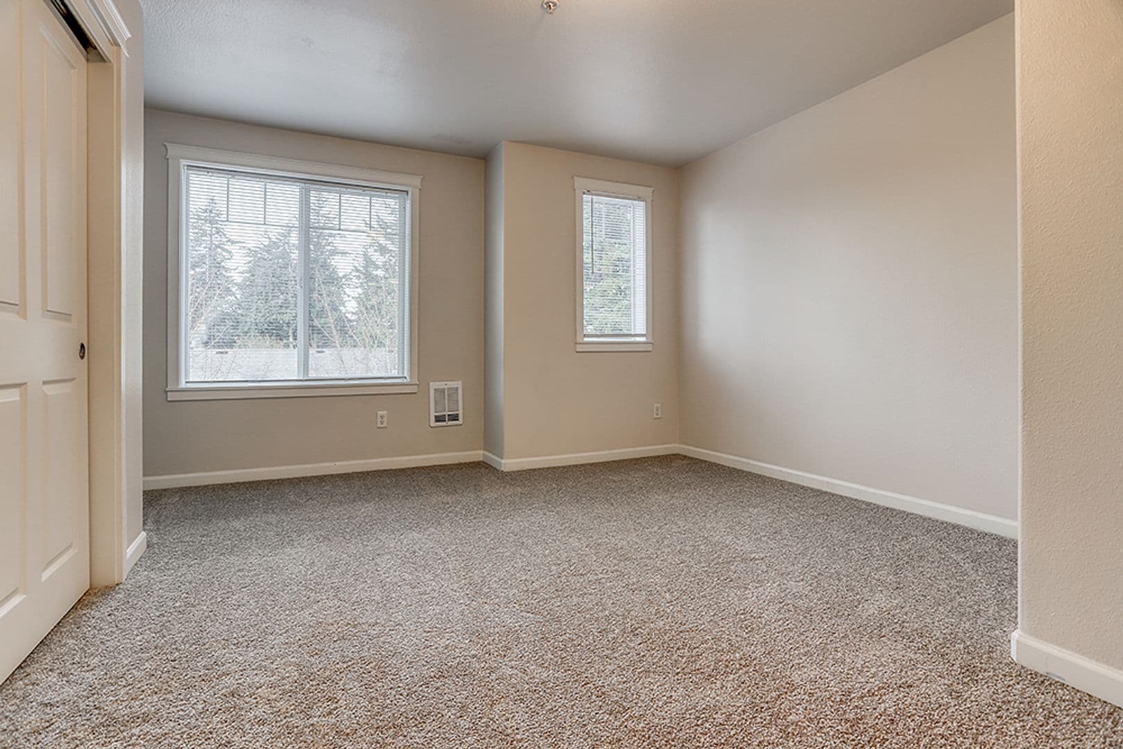 Portland Apartment: 15075 SE Powell Blvd