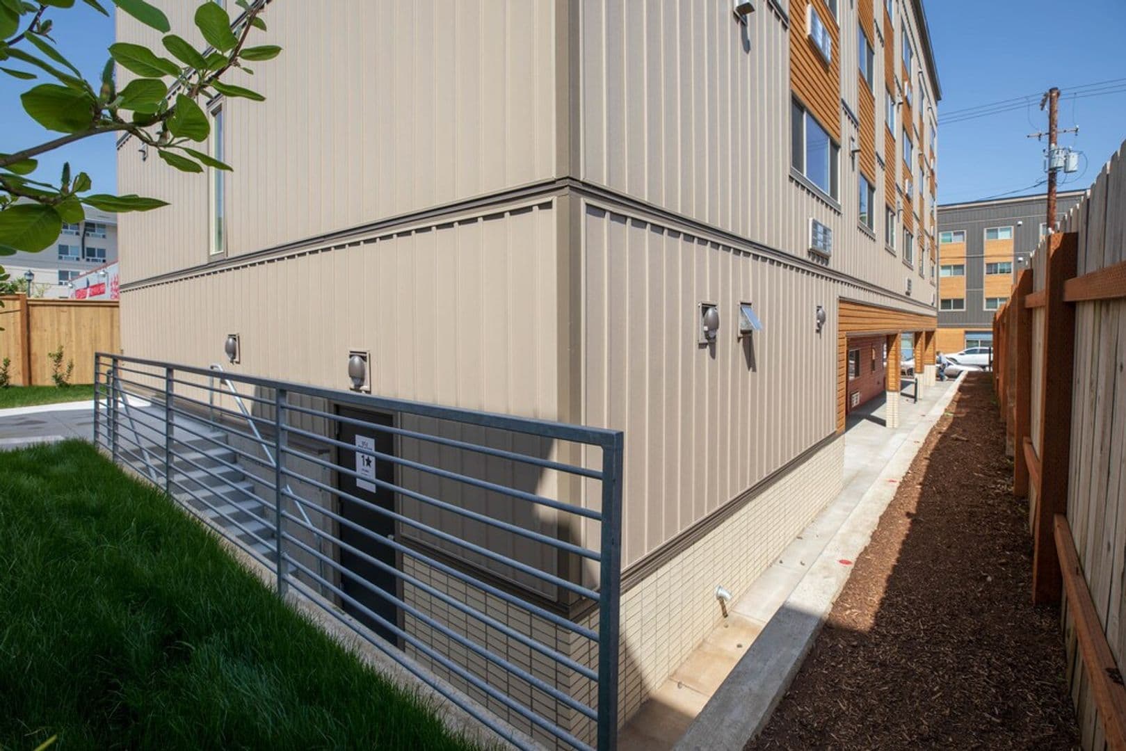 Portland Apartment: 410 NE Dekum St.