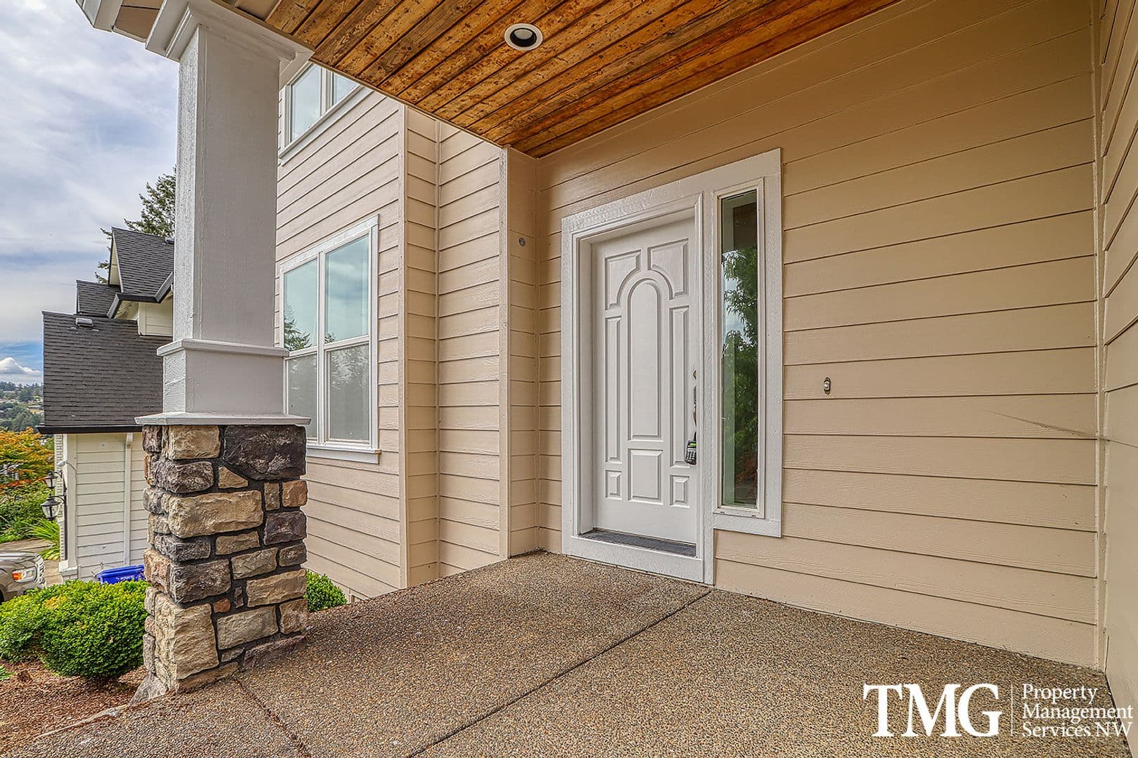 Portland House: 13901 SE Eastridge Street