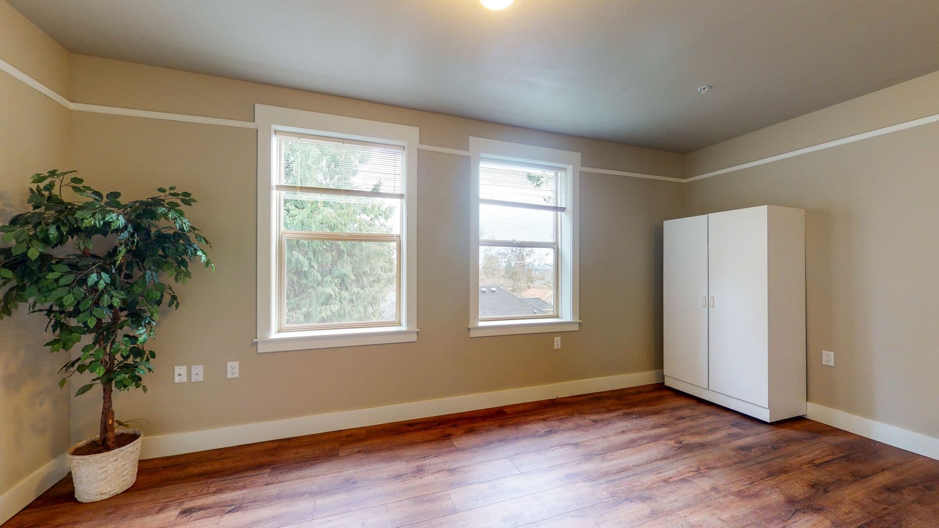 Portland Apartment: 1020 SE 60th Ave