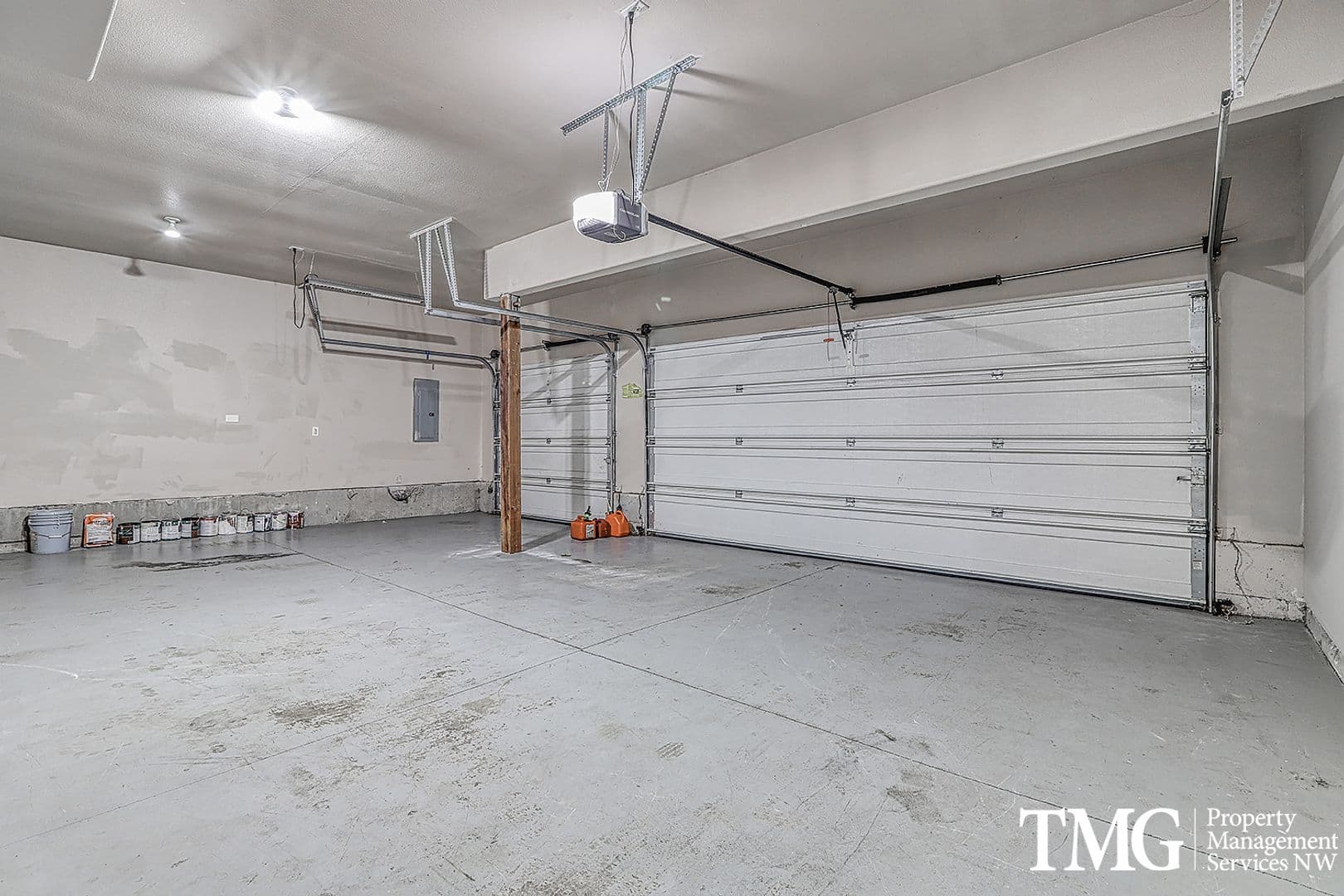 Portland House: 13901 SE Eastridge Street