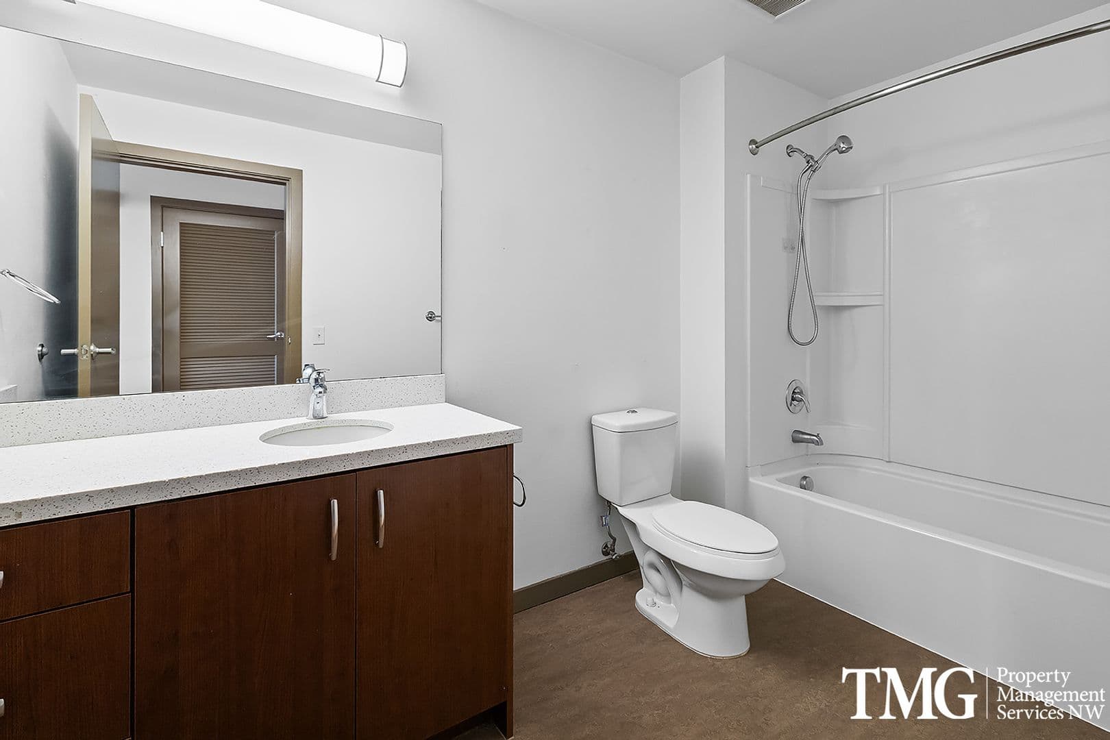 Portland Apartment: 3916 S Corbett Ave