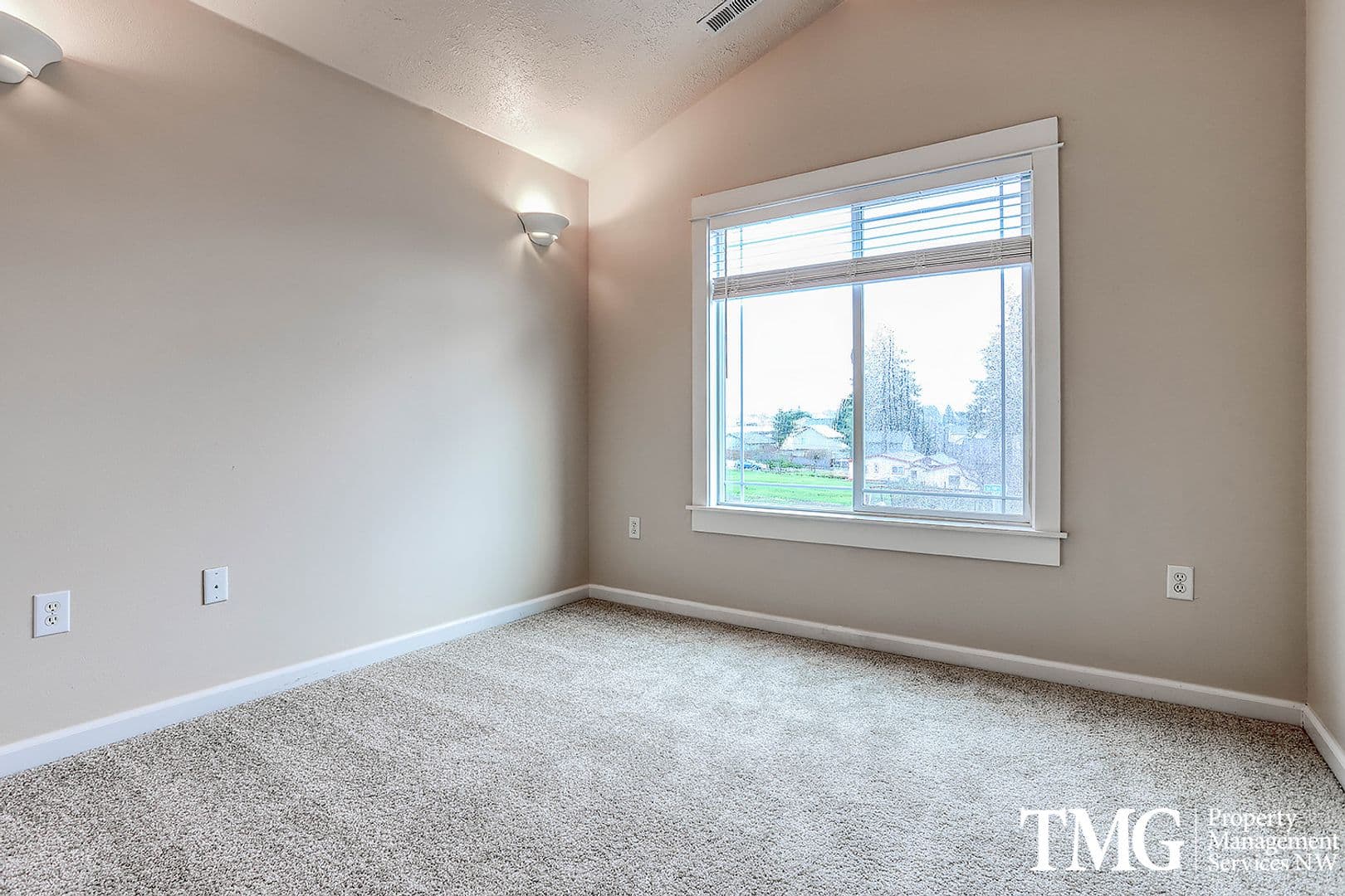 Gresham Apartment: Chase Landing