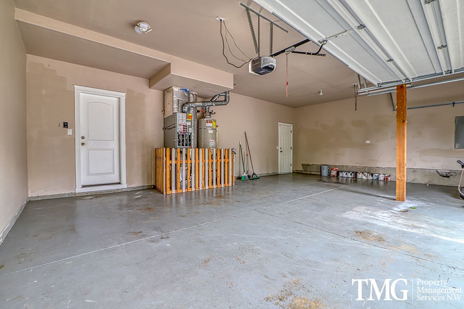 Portland House: 13901 SE Eastridge Street