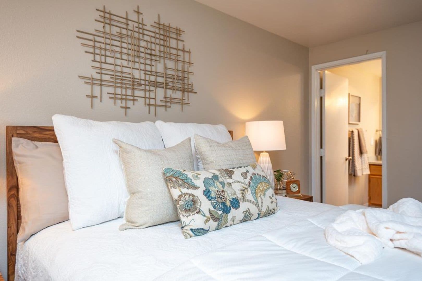 Troutdale Apartment: 2079 SW 257th Dr