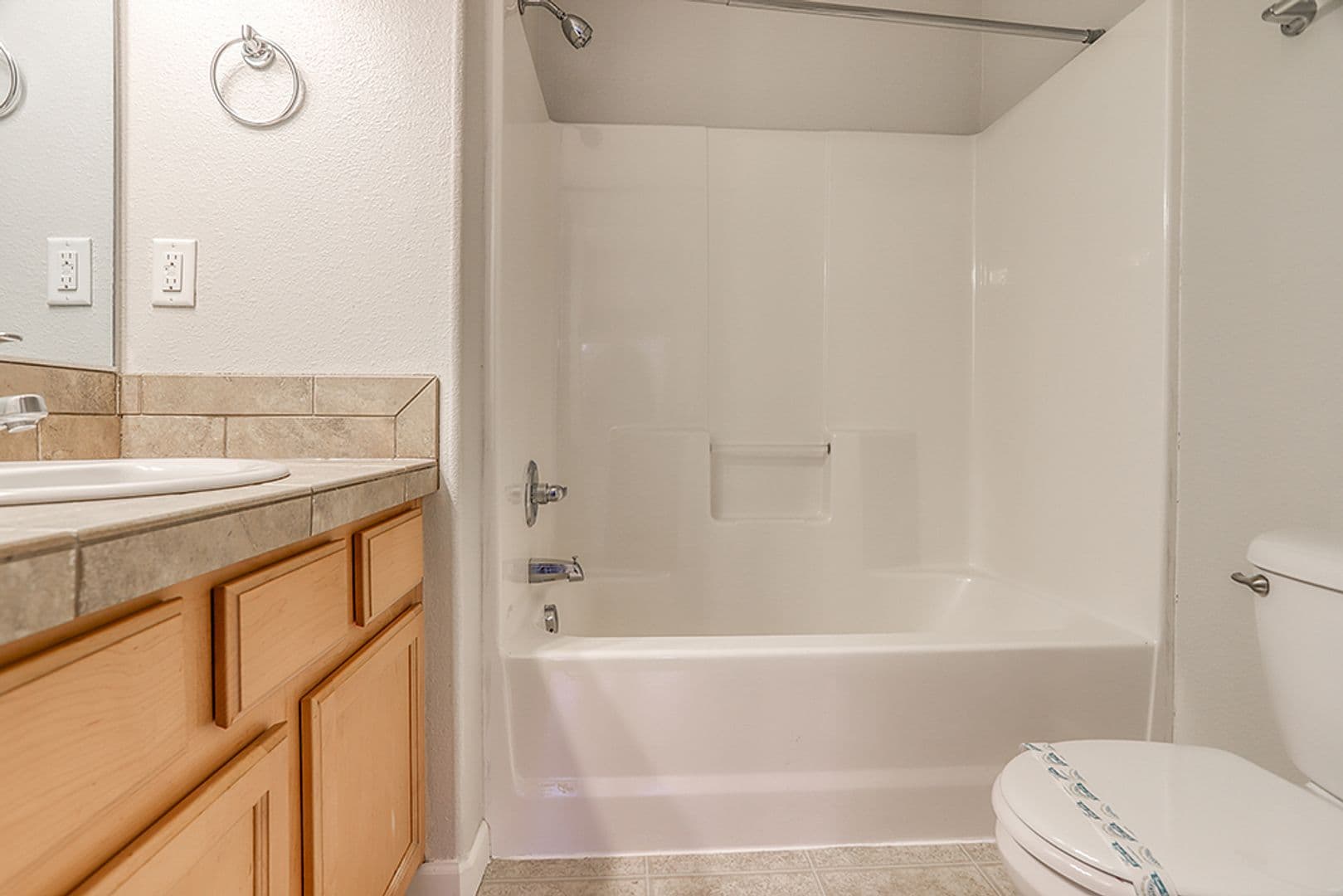 Portland Apartment: 15075 SE Powell Blvd