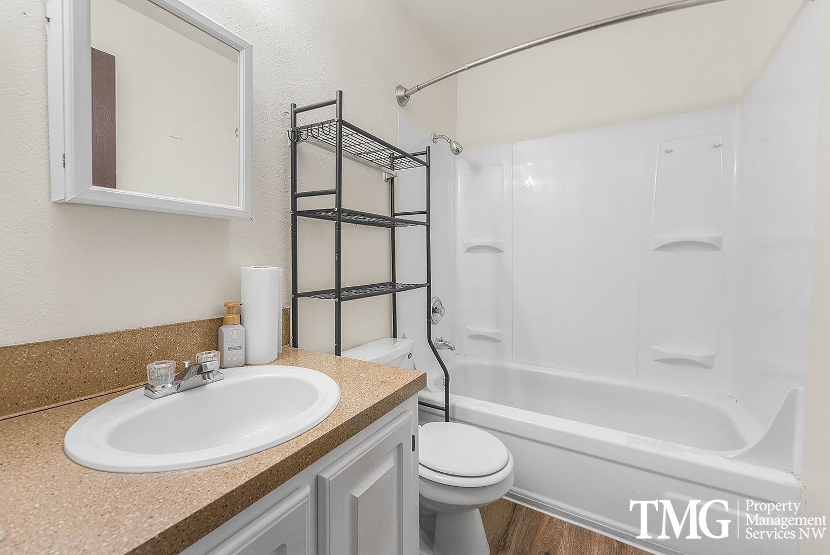 Oregon City Apartment: 1840 Molalla Ave
