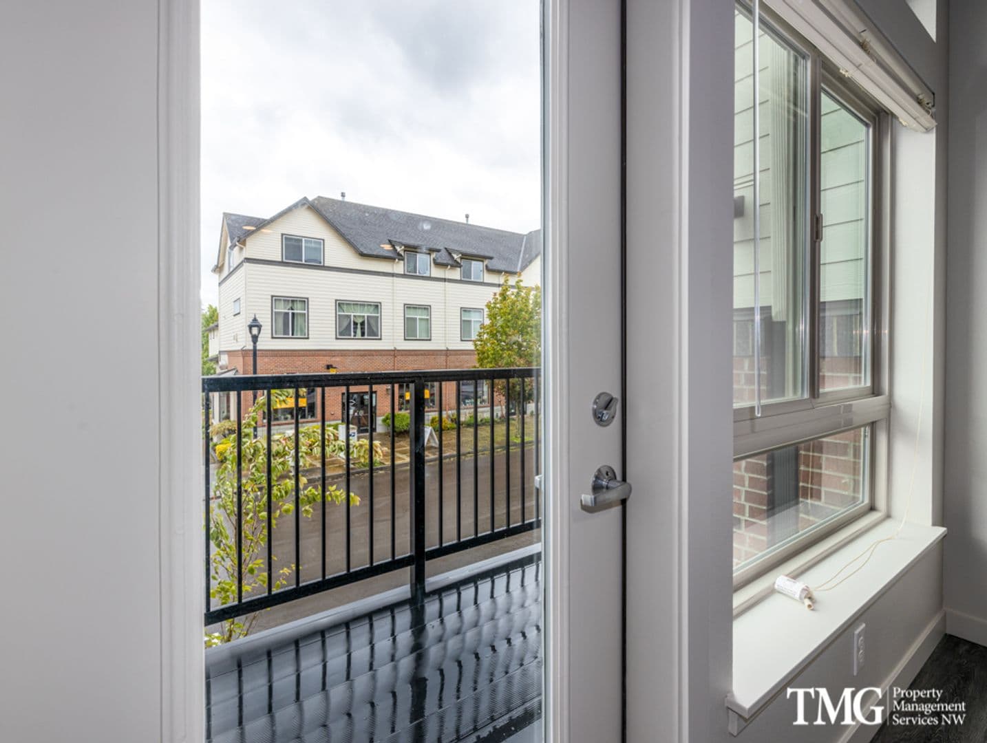 Fairview Apartment: 1650 NE Market Drive