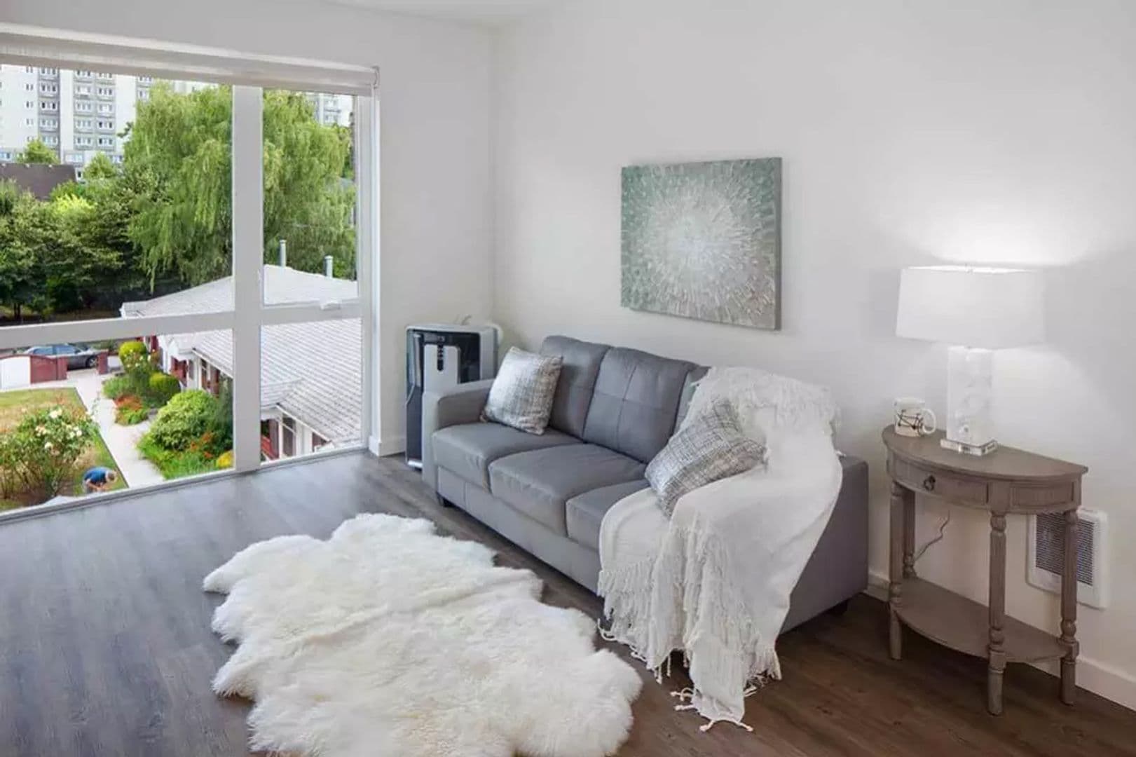 Portland Apartment: 2010 NW Pettygrove St