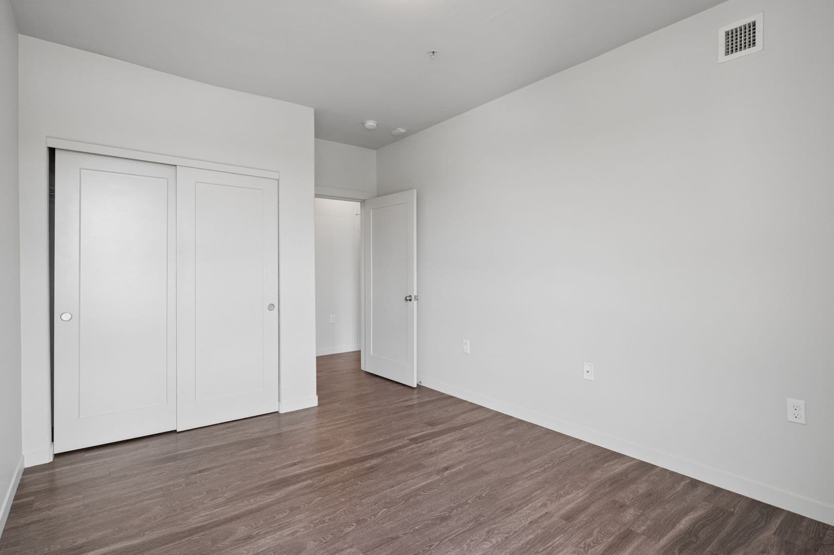 Gresham Apartment: 459 SE 192nd Ave