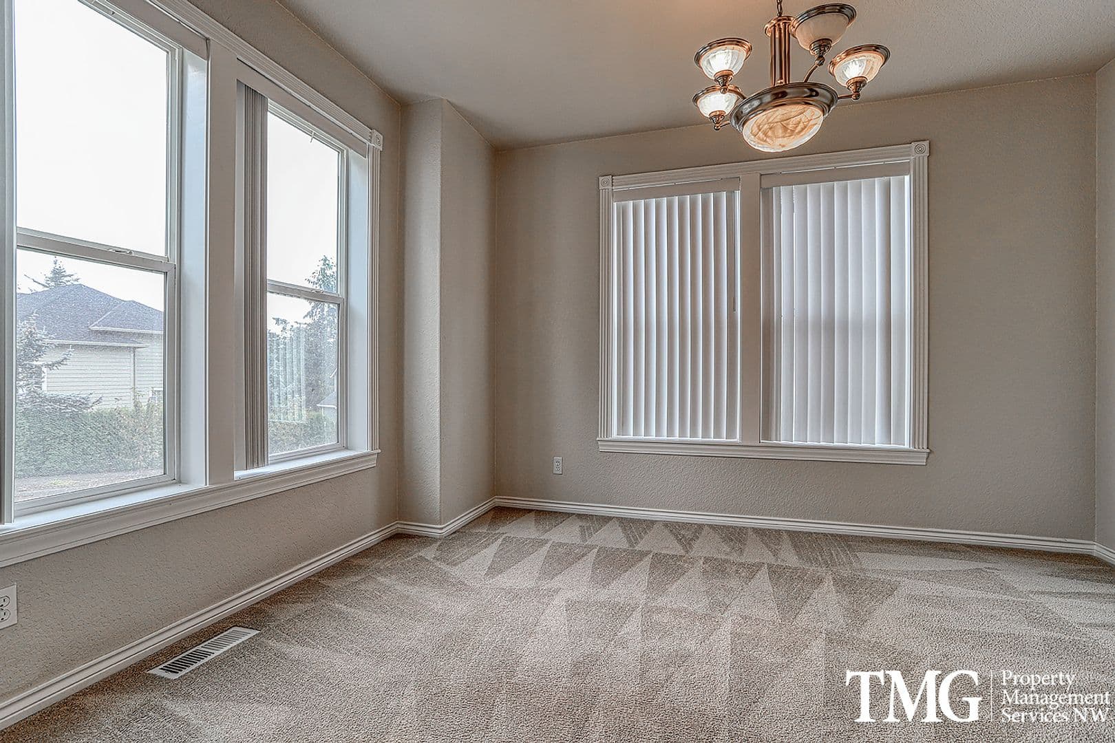 Portland House: 13901 SE Eastridge Street