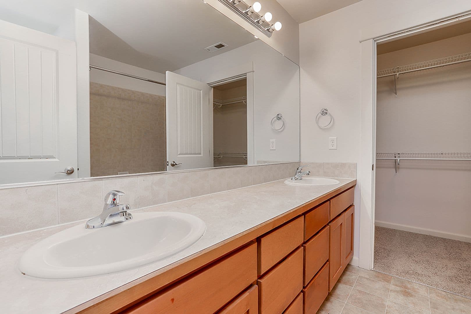 Gresham Apartment: Chase Landing