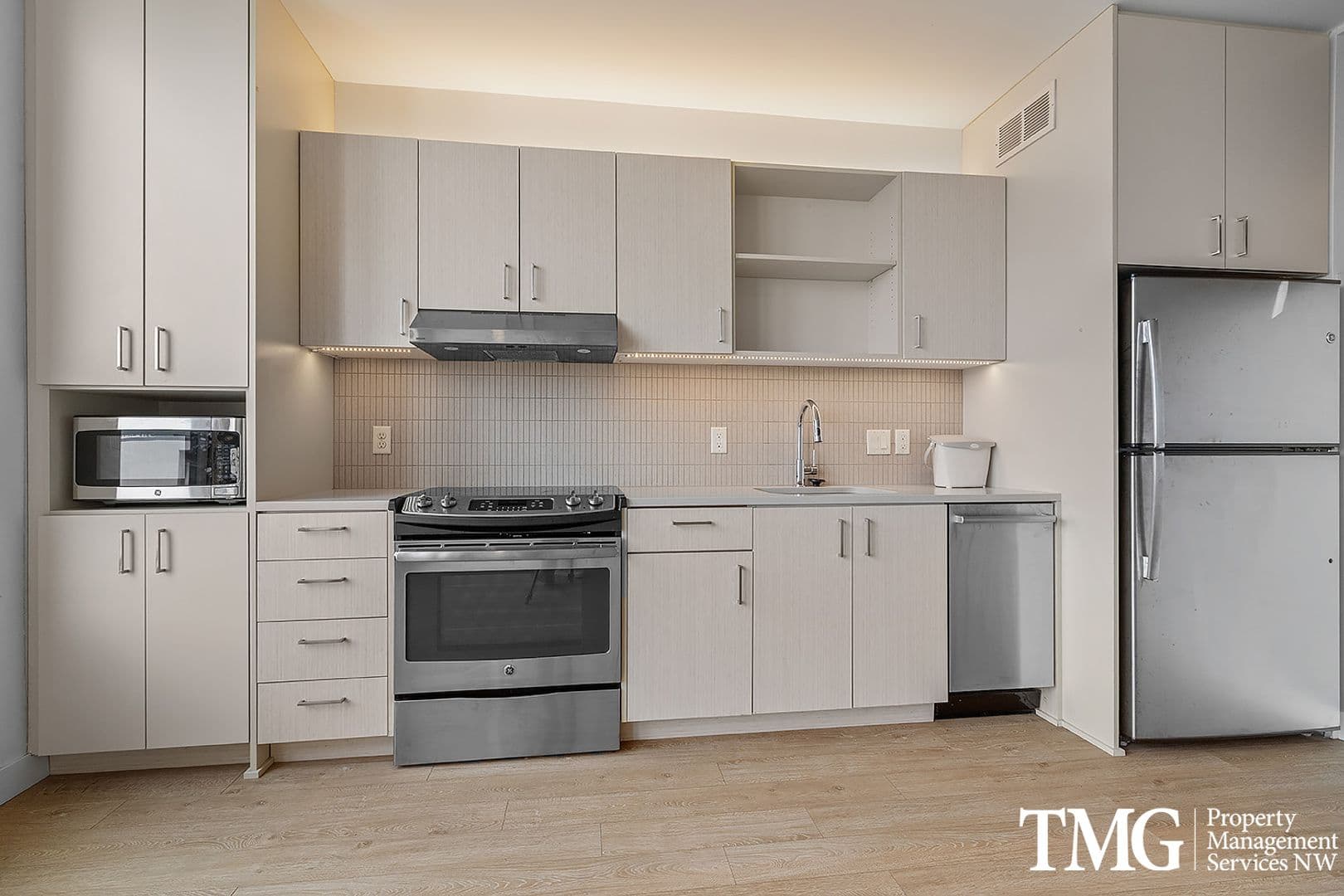 Portland Apartment: 1315 NW 19th Ave