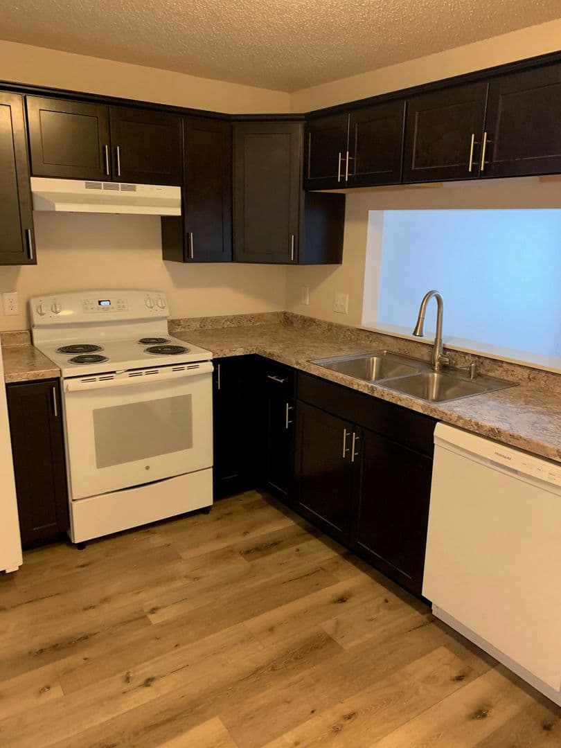 Des Moines Apartment: 200 Grand Avenue