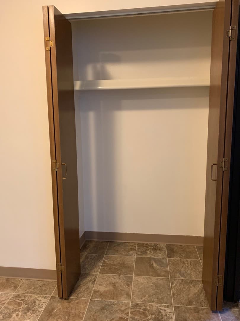 Des Moines Apartment: 200 Grand Avenue