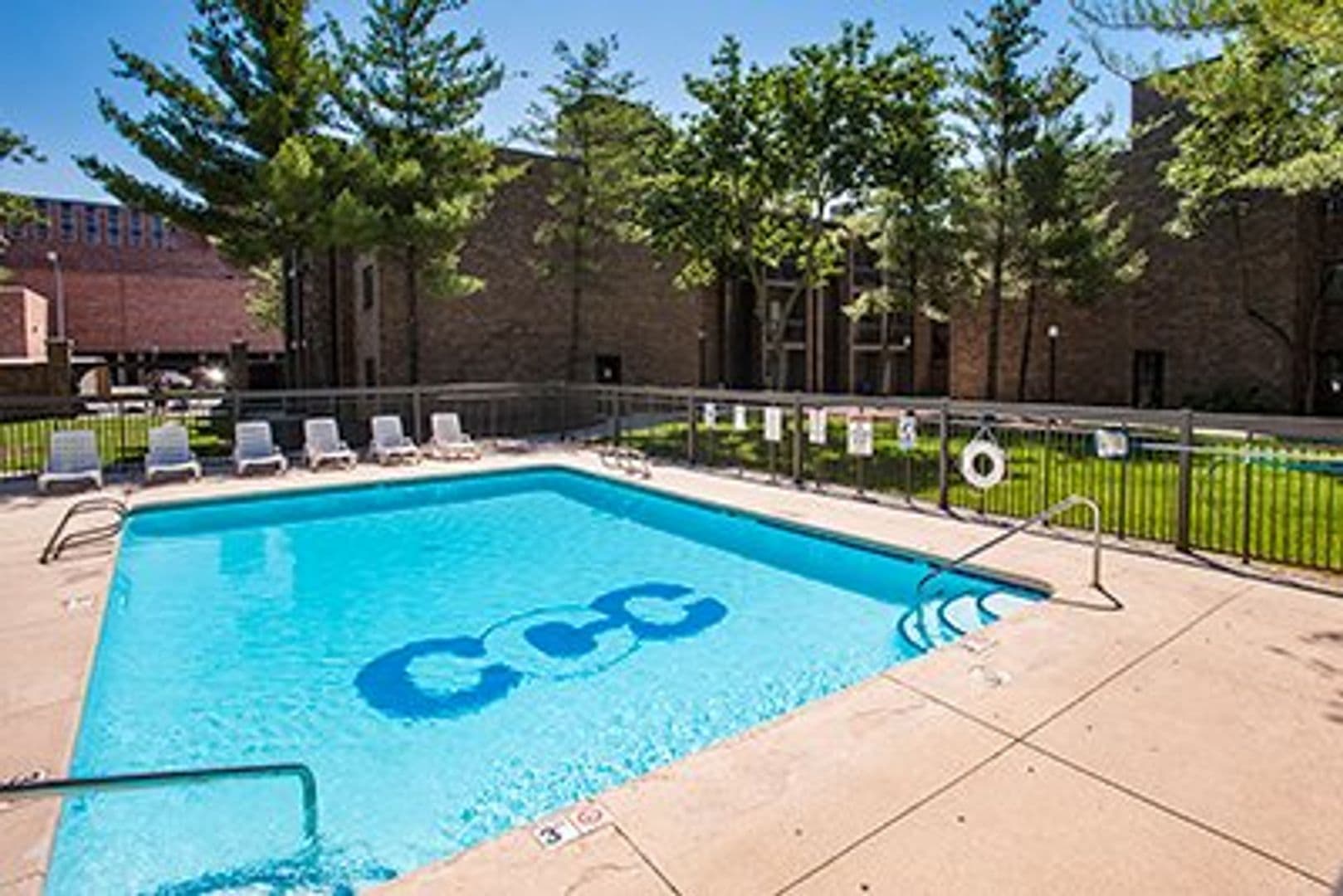 Des Moines Apartment: 200 Grand Avenue