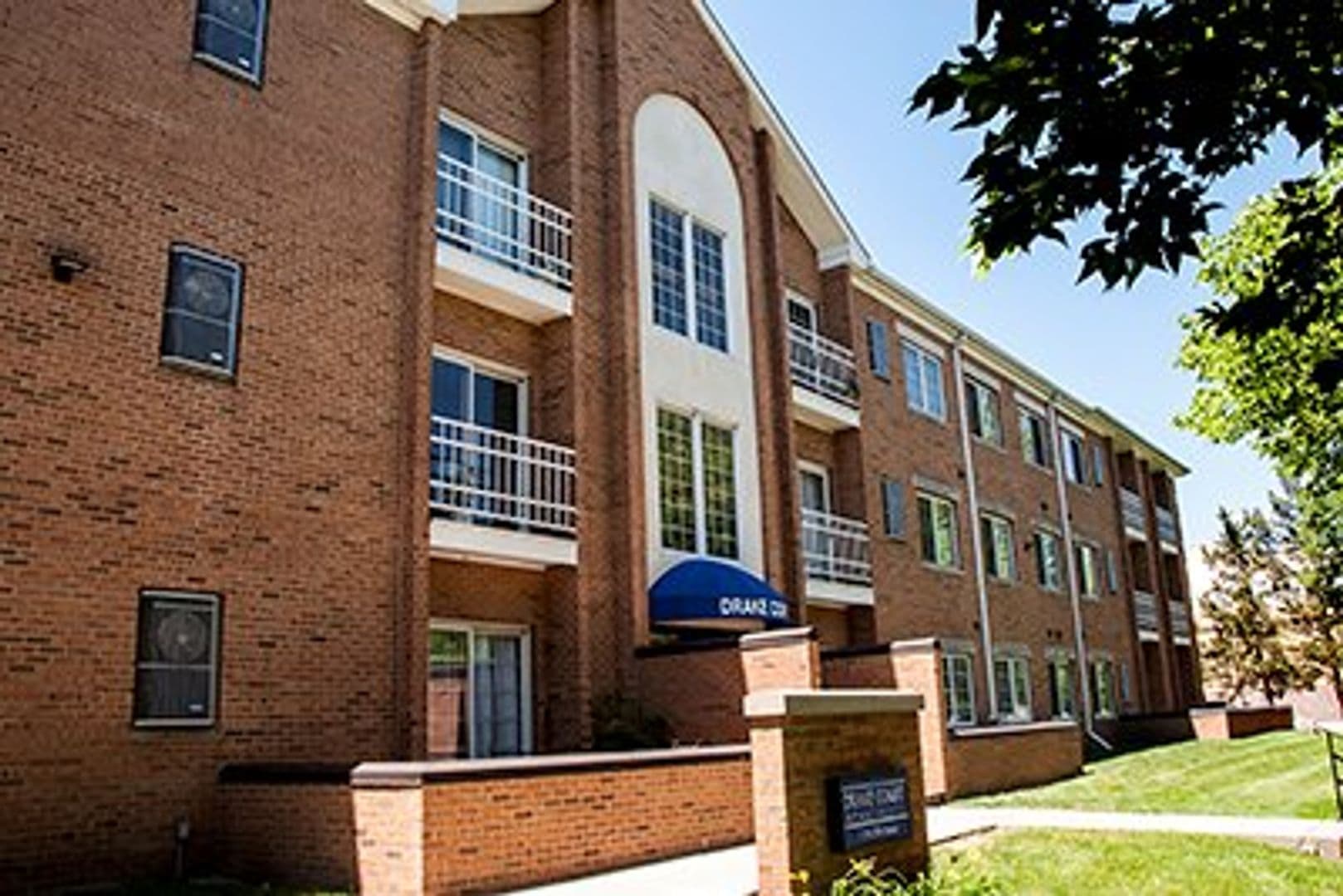 Des Moines Apartment: 1126 25th Street