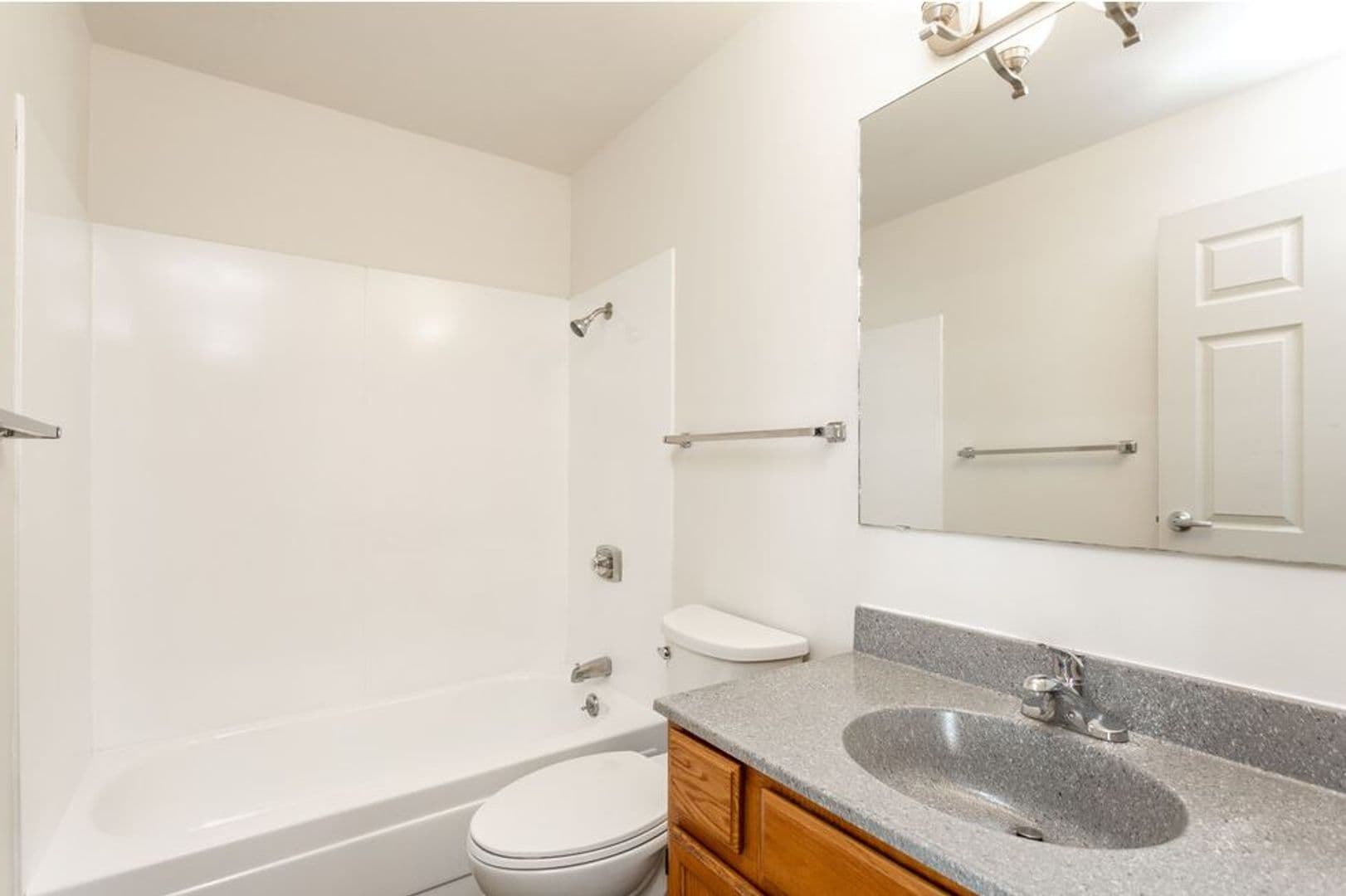 Des Moines Apartment: 1217 24th Street
