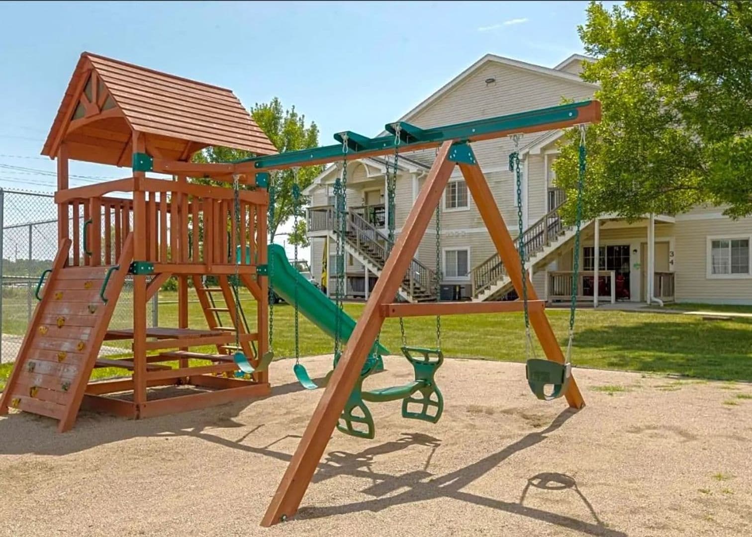 West Des Moines Apartment: 4001 EP True Parkway