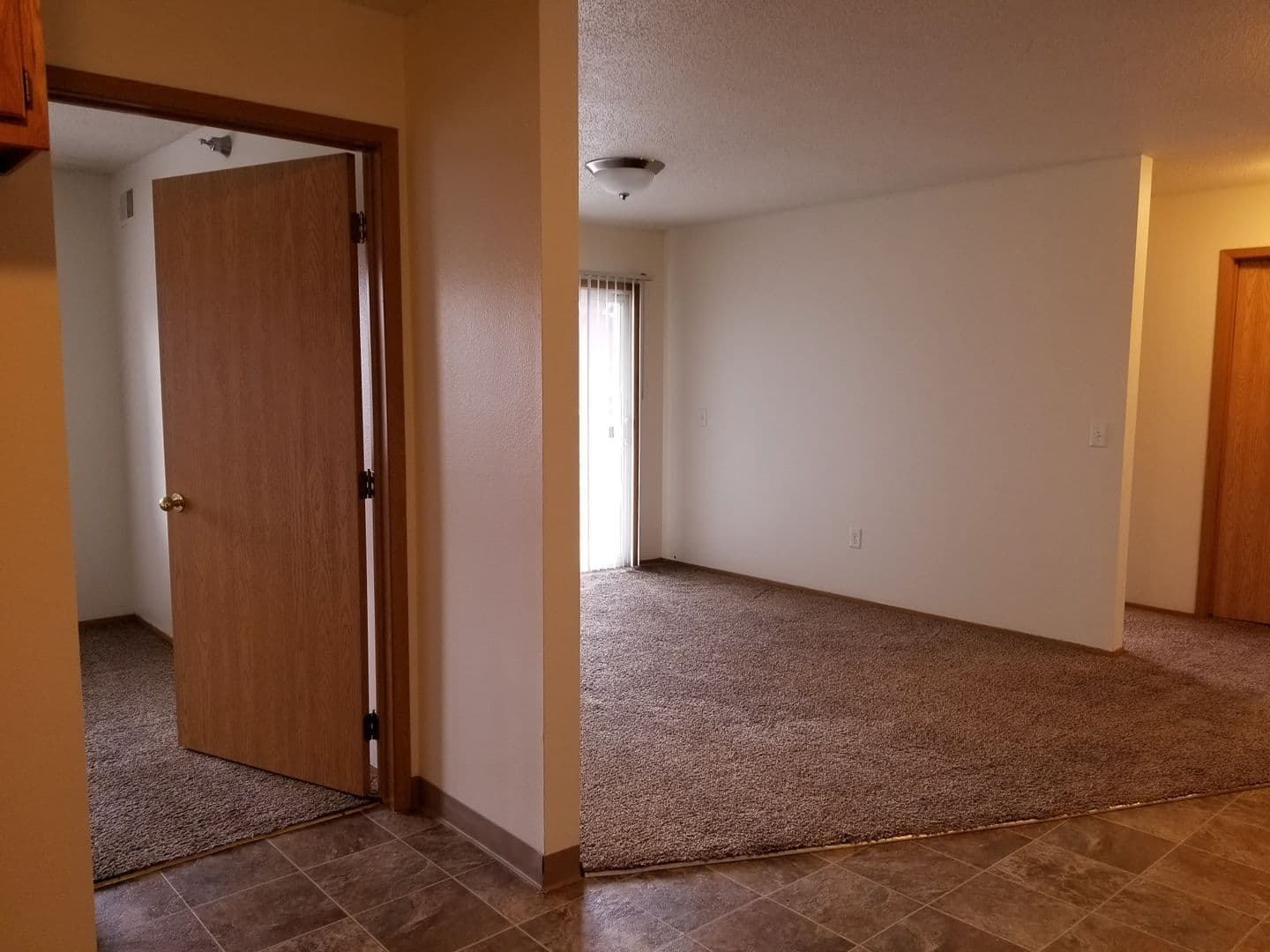 Des Moines Apartment: 4010 University Avenue