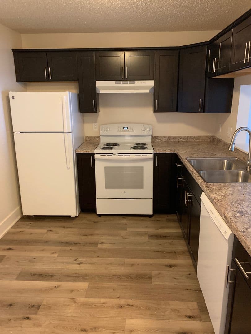 Des Moines Apartment: 200 Grand Avenue
