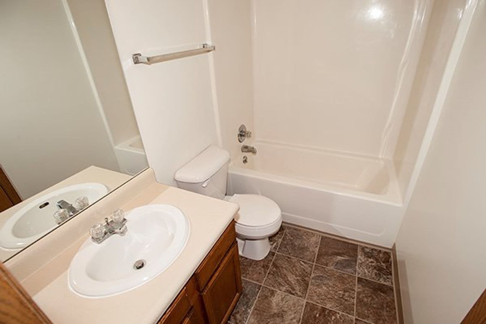 Altoona Apartment: 901 7th Avenue S.E.