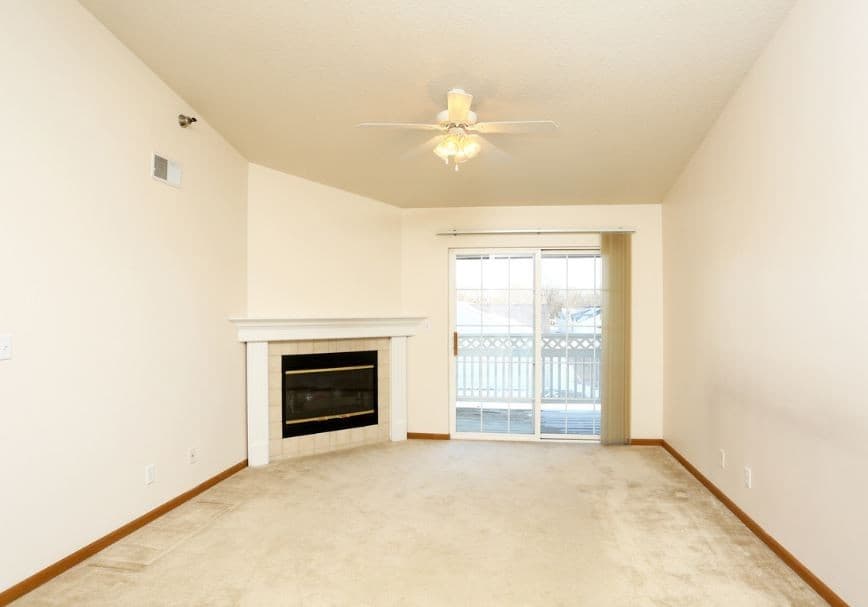 West Des Moines Apartment: 3105 EP True Parkway