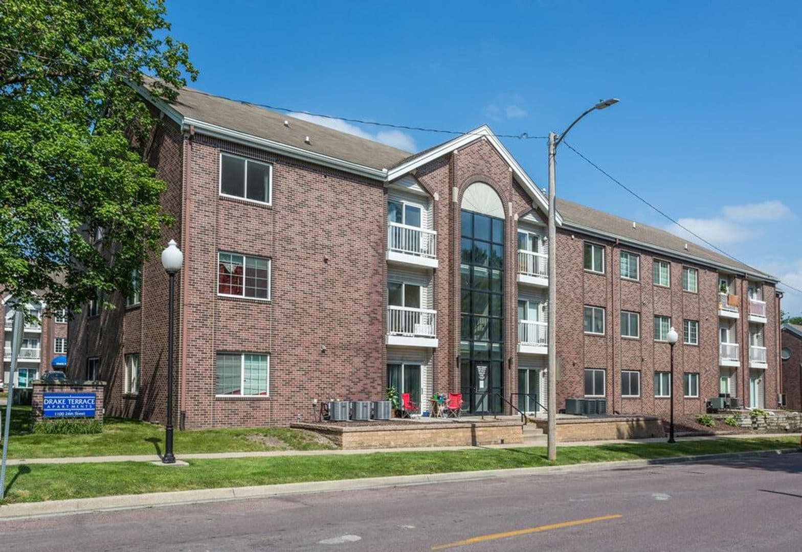 Des Moines Apartment: 1100 24th Street