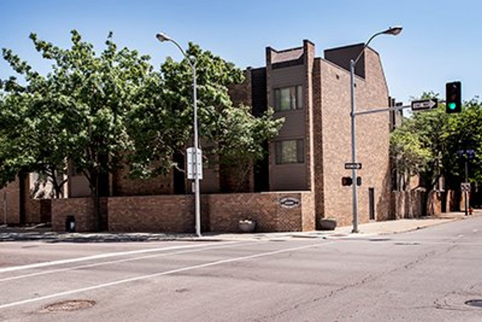 Des Moines Apartment: 200 Grand Avenue