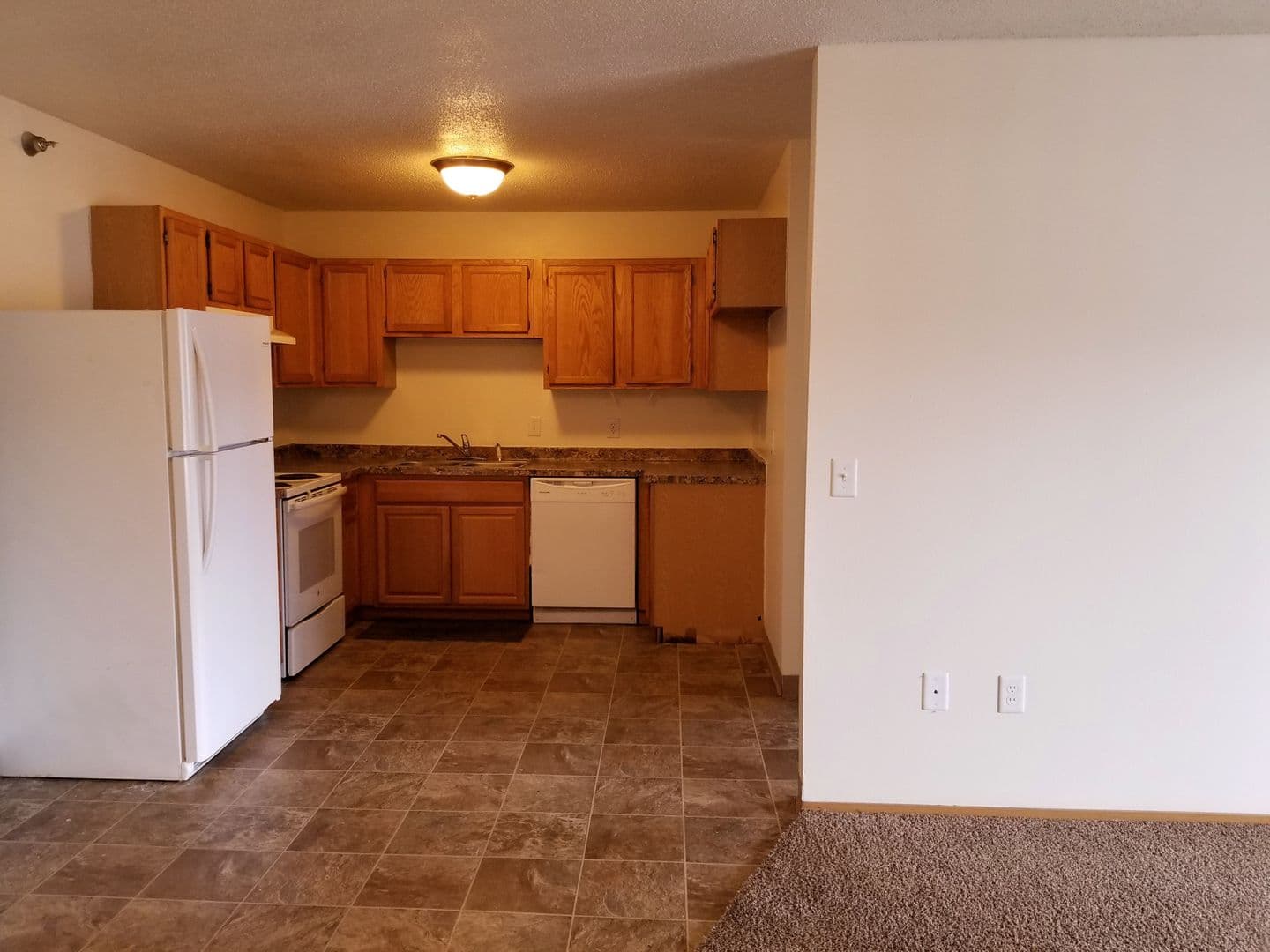 Des Moines Apartment: 4010 University Avenue