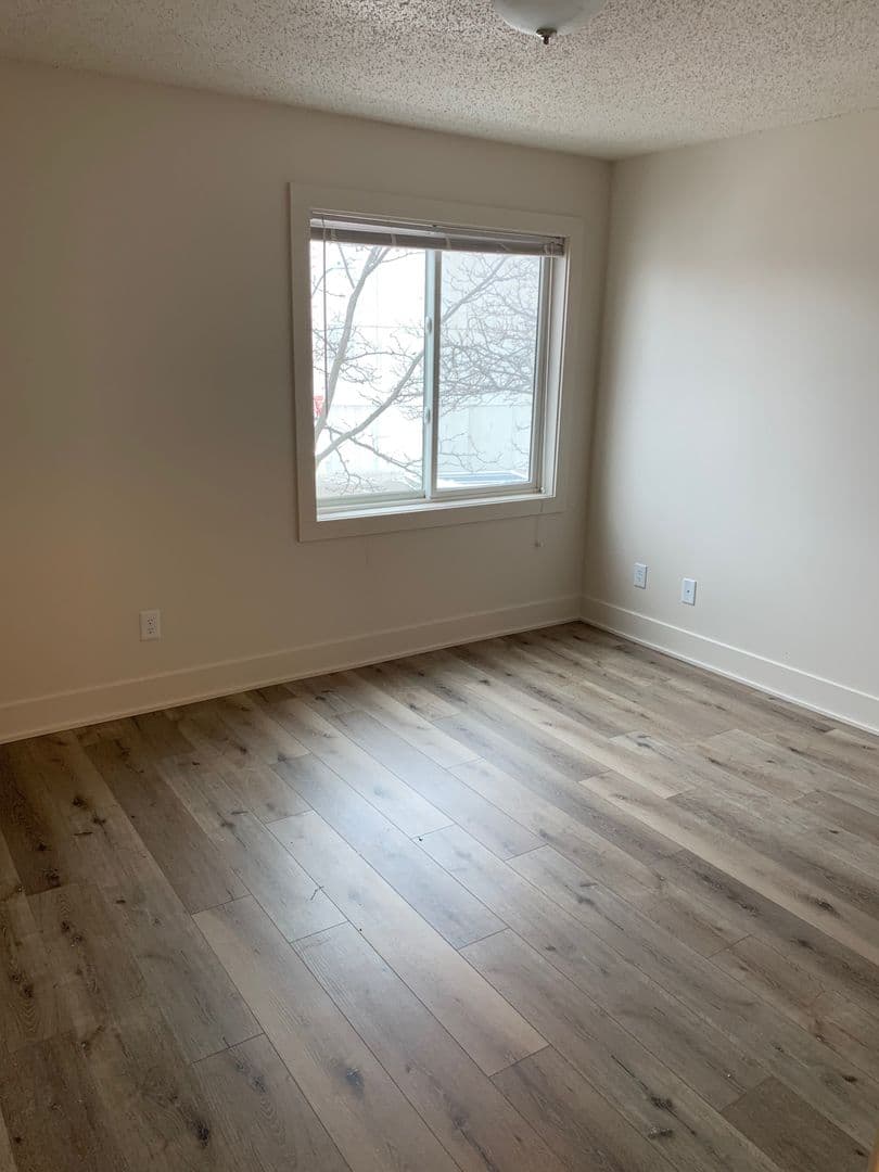 Des Moines Apartment: 200 Grand Avenue