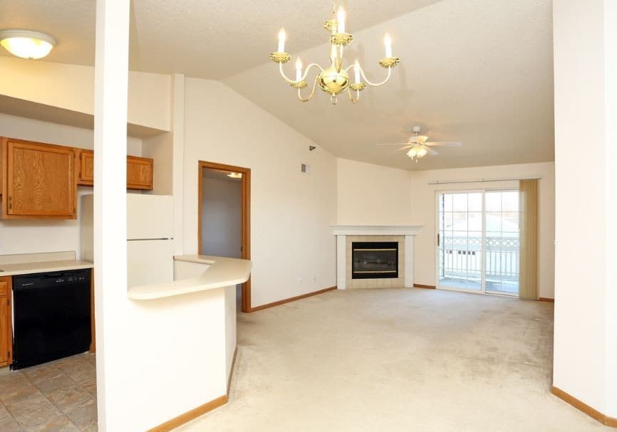 West Des Moines Apartment: 3105 EP True Parkway