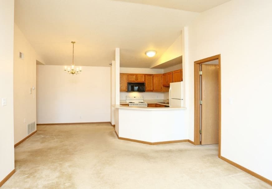 West Des Moines Apartment: 3105 EP True Parkway