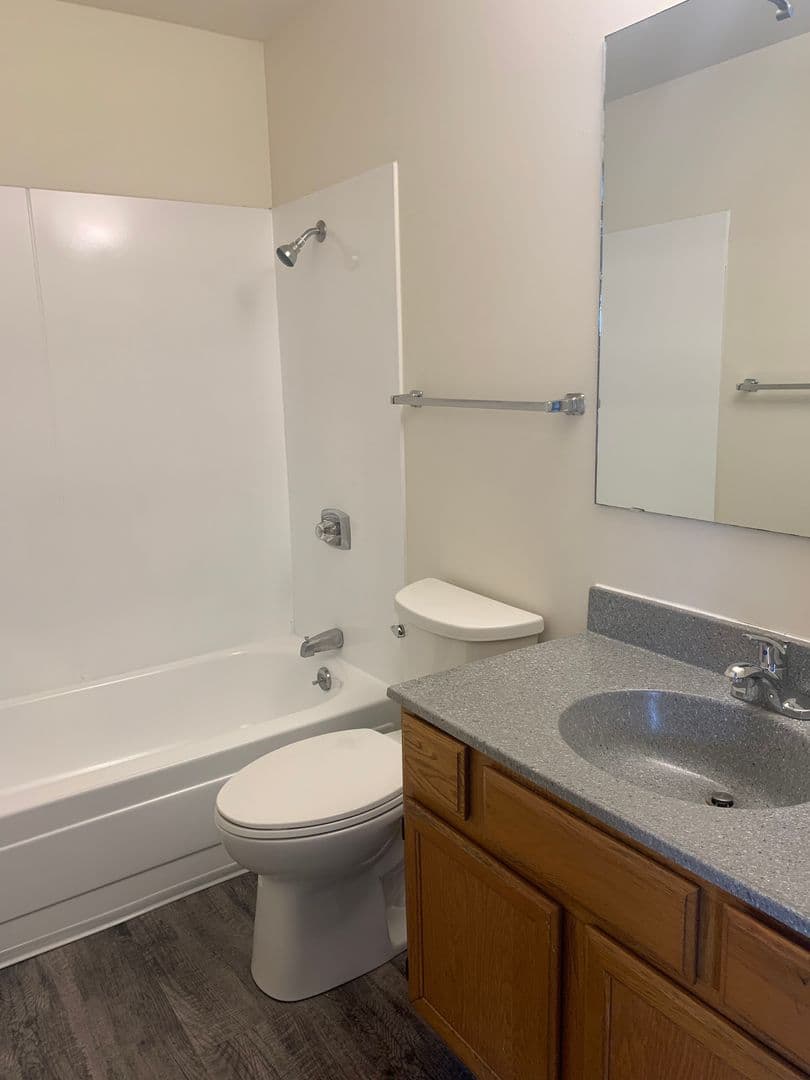 Des Moines Apartment: 1217 24th Street