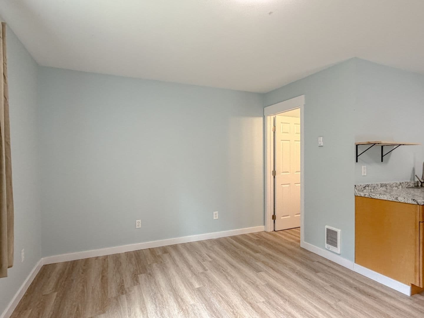 Bothell House: 23411 53rd Ave SE