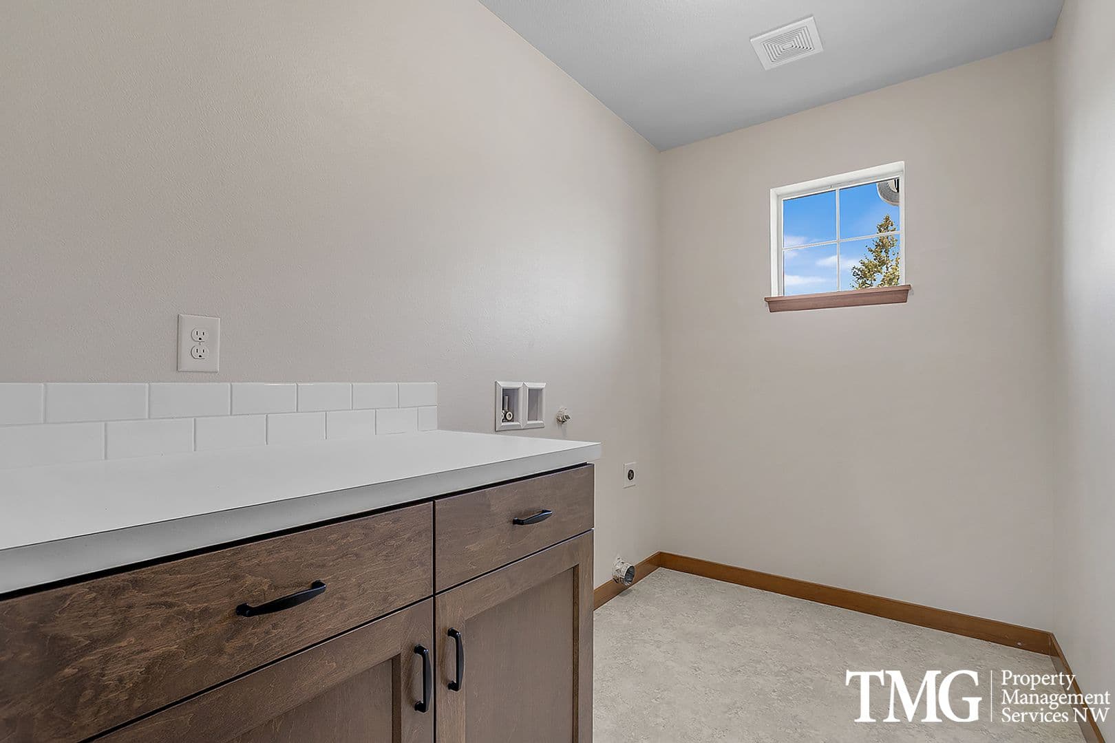 Washougal House: 3316 Lewis Lane