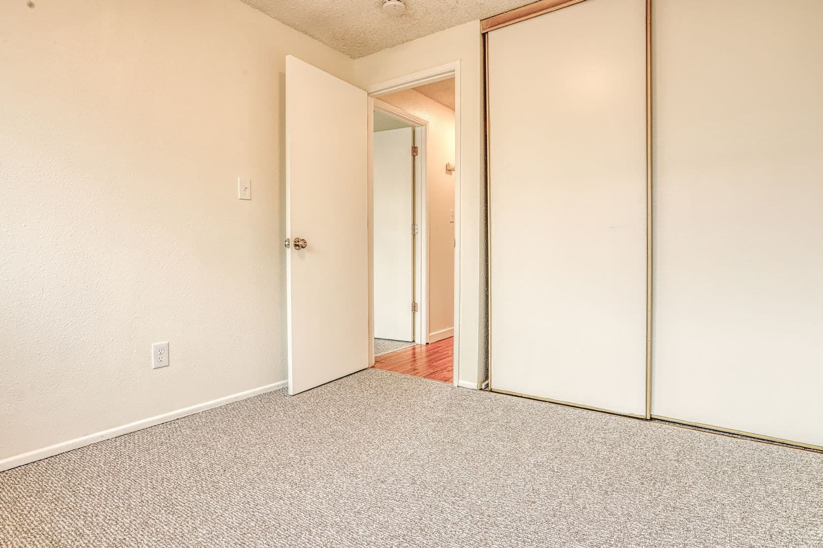Vancouver Apartment: 2104 & 2106 E 6th St.