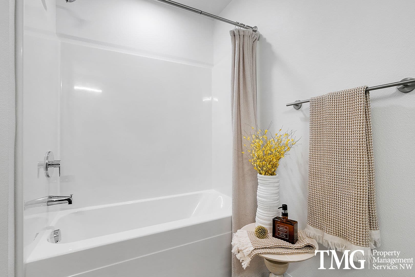 Vancouver Apartment: 12616 NE 116th Way