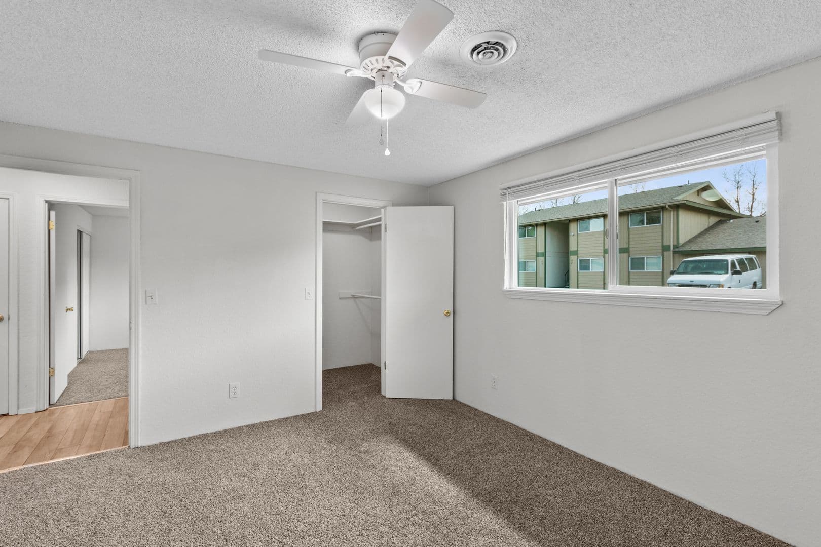 Richland Apartment: 850 Aaron Drive