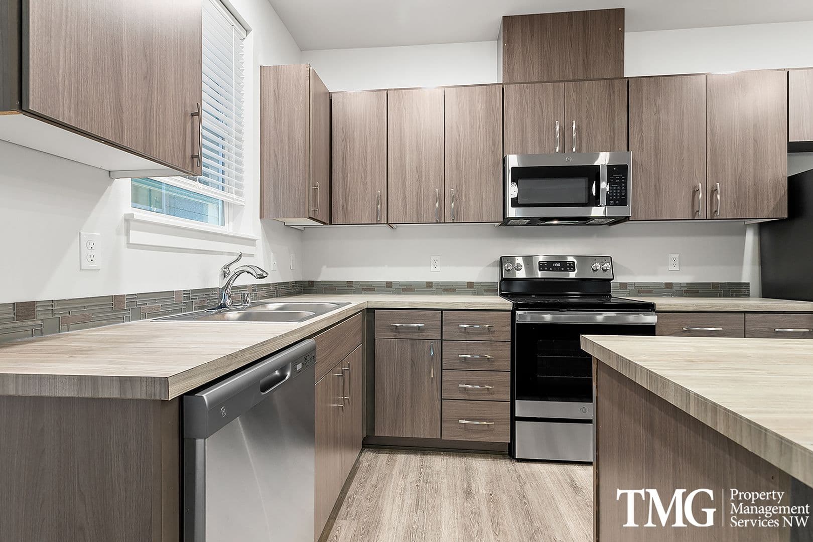 Kennewick Apartment: 7942 W 10th Ave