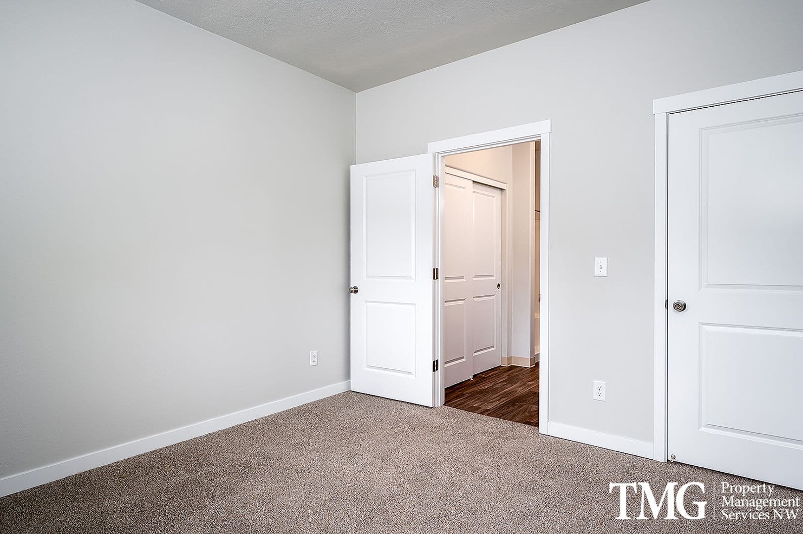 Vancouver Apartment: 4705 NE Leverich Park Way